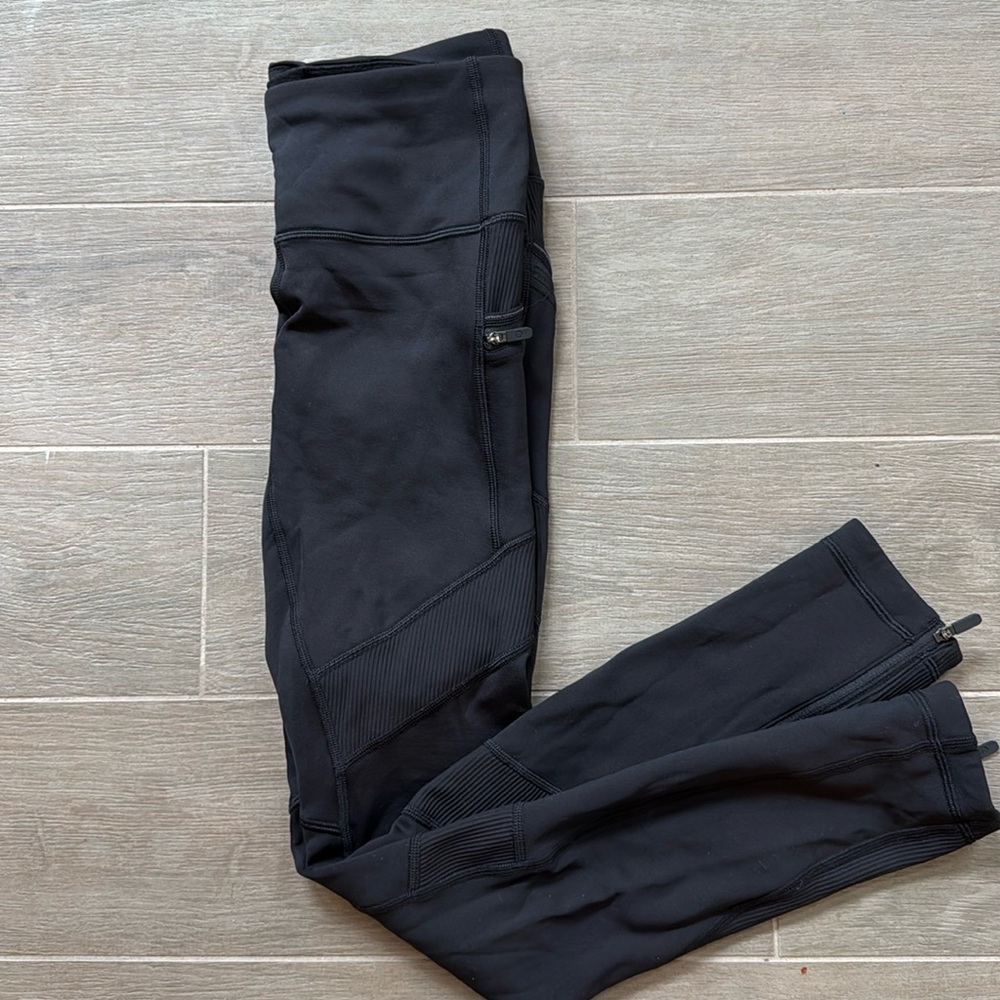 Lululemon Keep the Fleece Tight- 28in- size 4- black